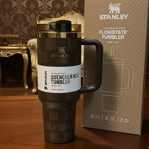 Stanley Louis Vuitton 40 oz - gold and coffee